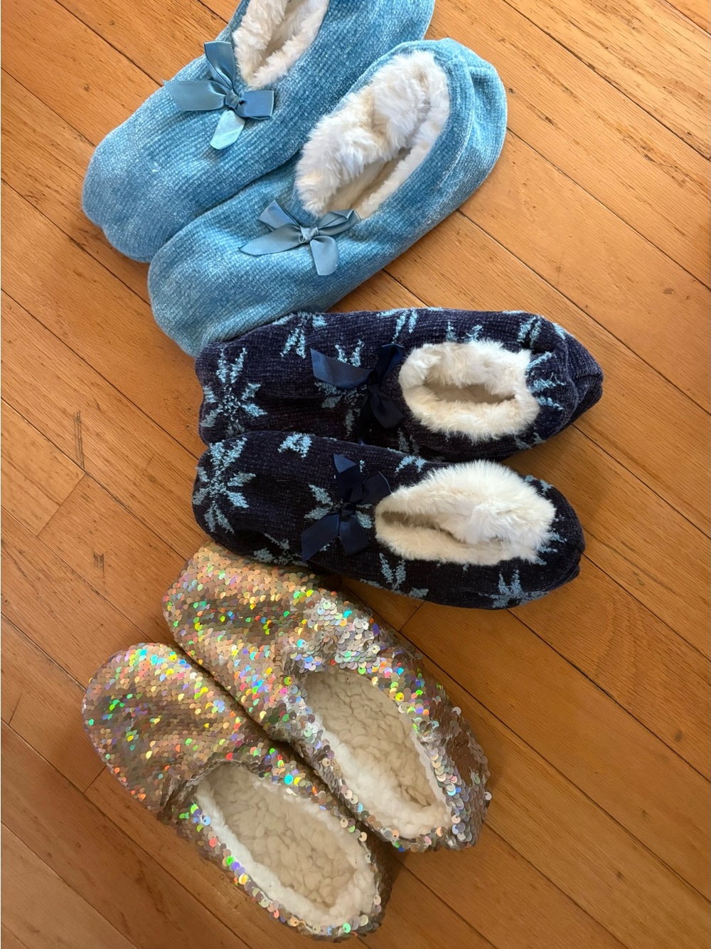3Pair Brand New Slippers Size 7. Super Soft NEVER WORN!